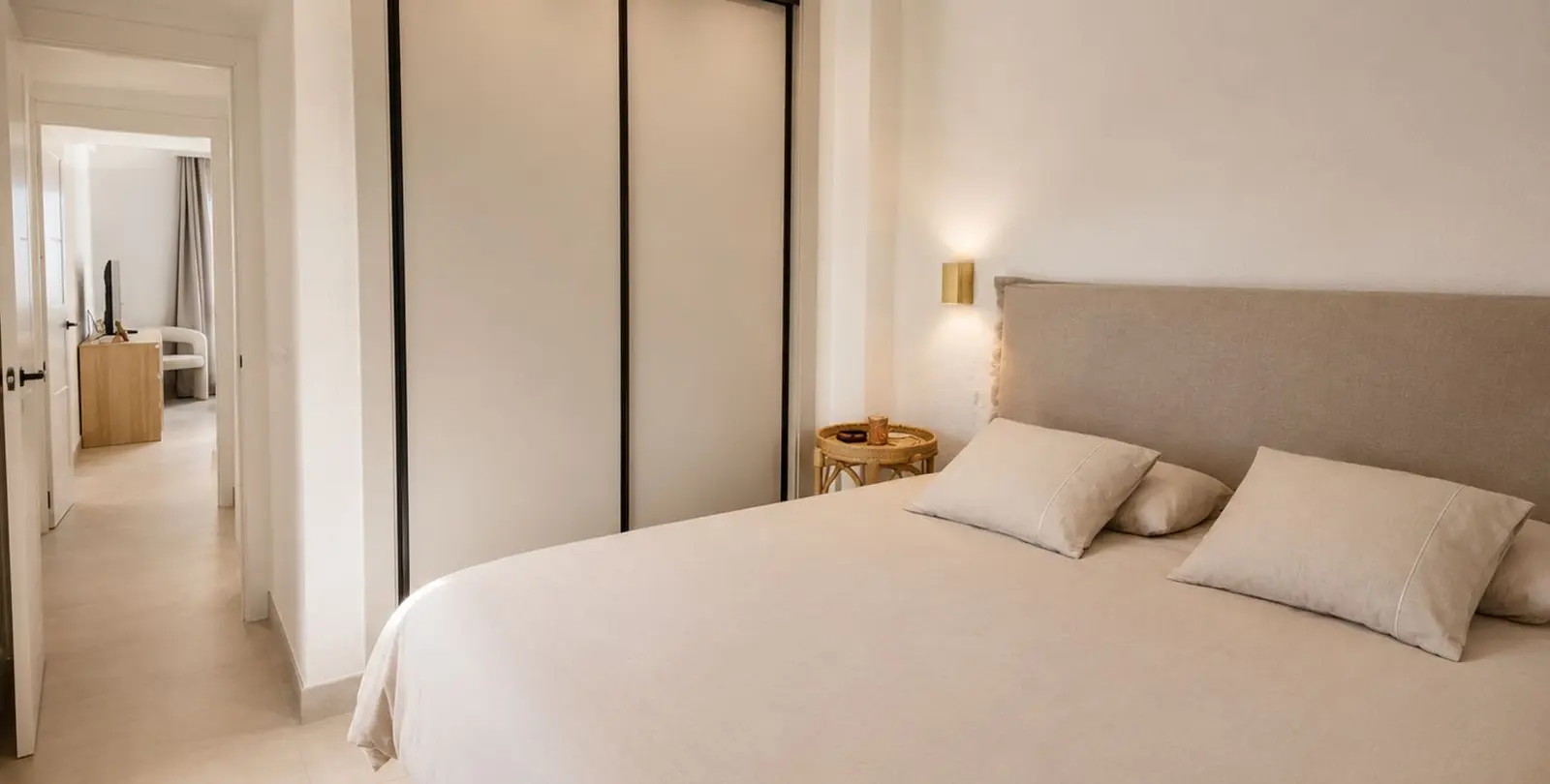 Продажа апартаментов на среднем этаже в The Golden Mile 15