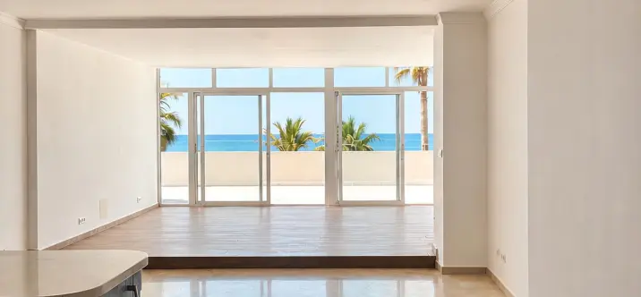 Sale of ground floor apartment in Estepona 0