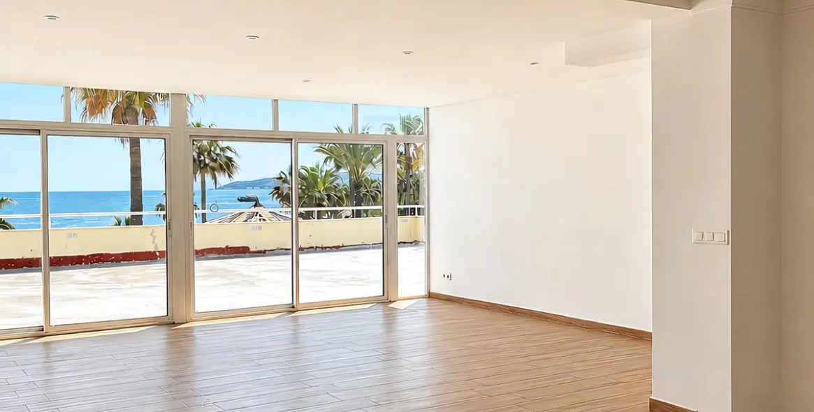Sale of ground floor apartment in Estepona 2