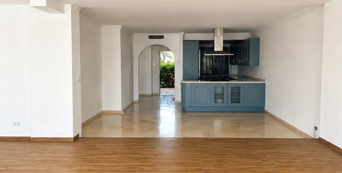 Sale of ground floor apartment in Estepona 5