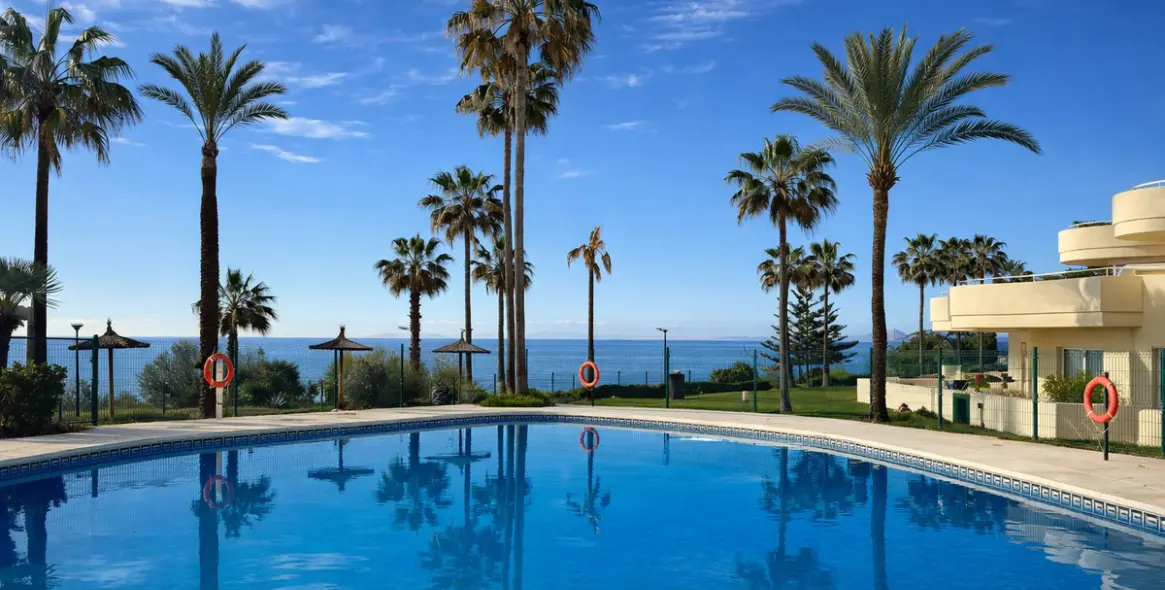 Sale of ground floor apartment in Estepona 15
