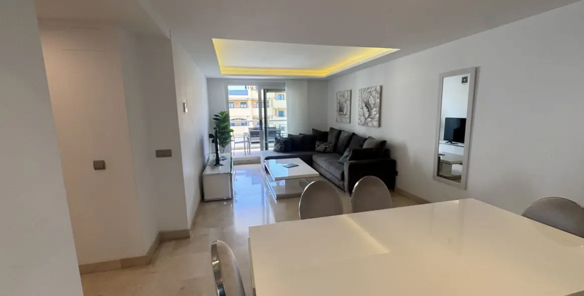 Sale of penthouse in San Pedro de Alcántara 17