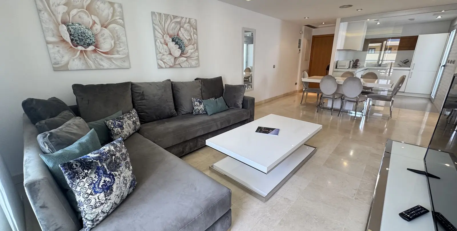Sale of penthouse in San Pedro de Alcántara 23
