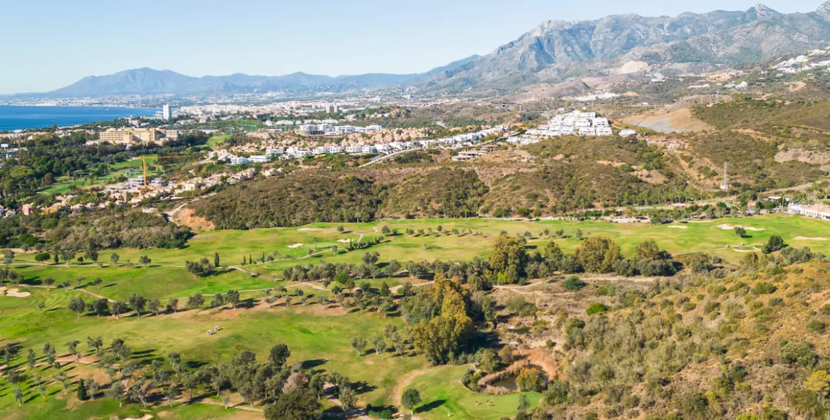 Sale of residential plot in El Rosario 6