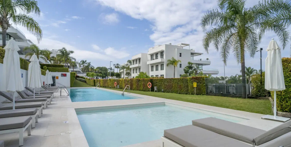 Продажа пентхауса в Estepona 1