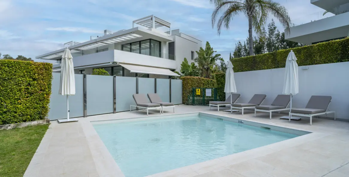 Продажа пентхауса в Estepona 17
