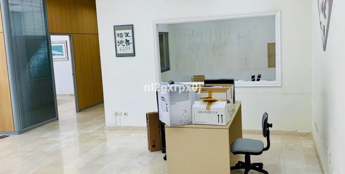 Sale of office in Marbella 15