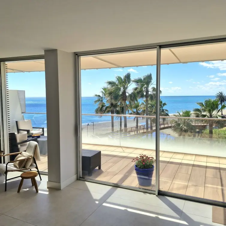 Venta de apartamento en planta media en Estepona