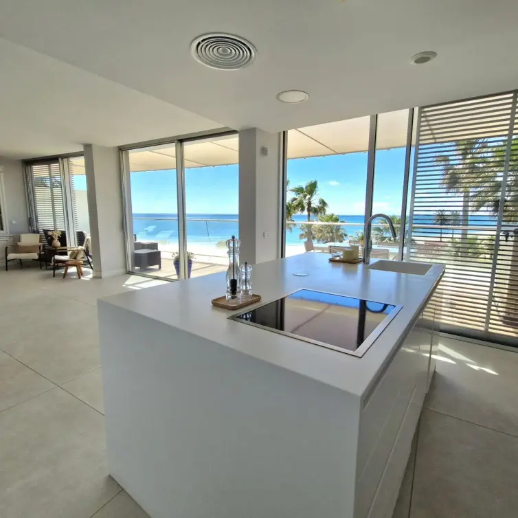 Venta de apartamento en planta media en Estepona