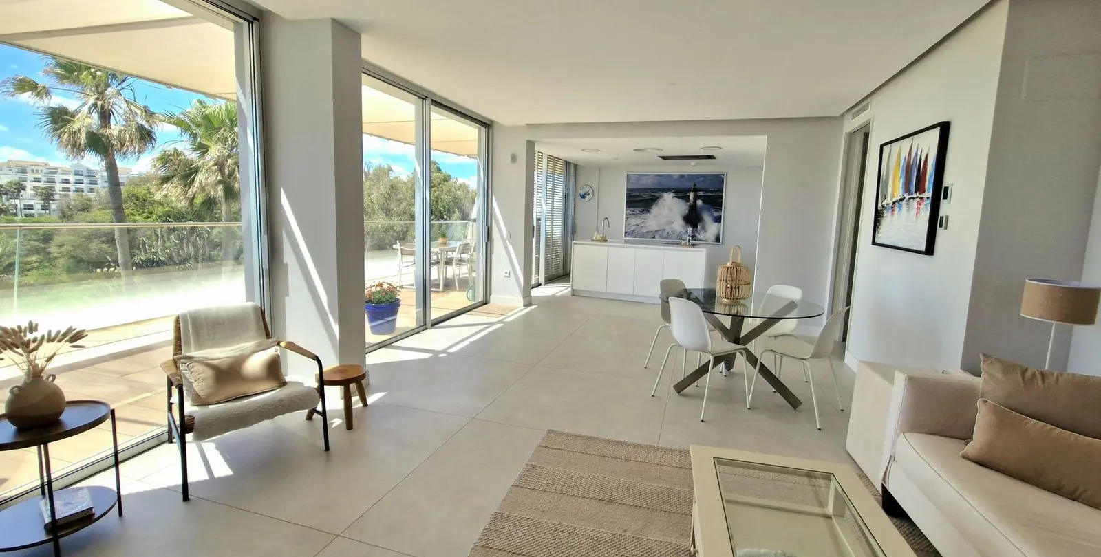 Venta de apartamento en planta media en Estepona 7