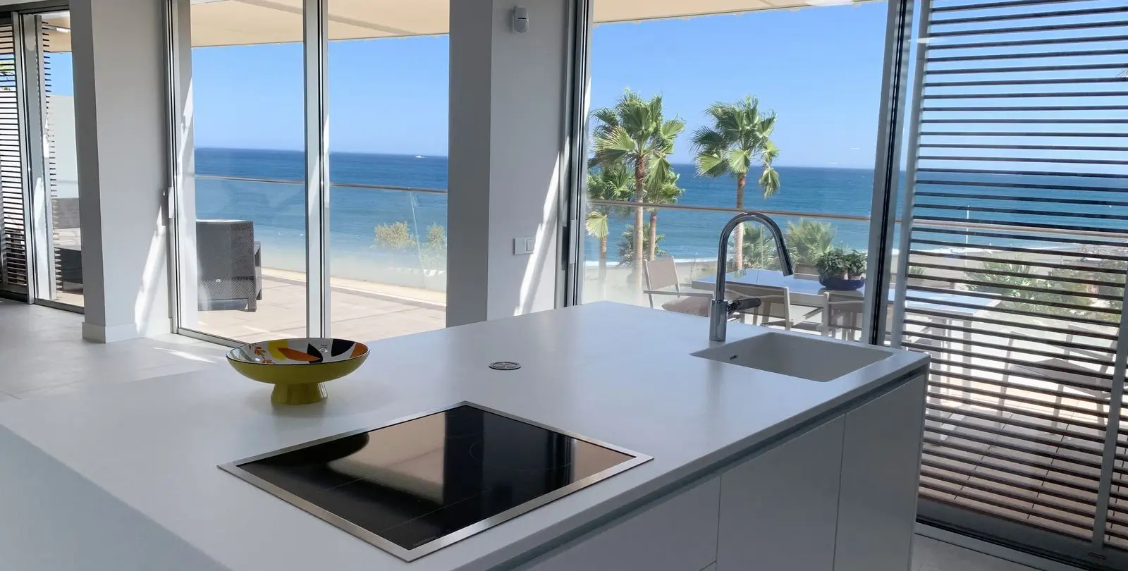 Venta de apartamento en planta media en Estepona 9