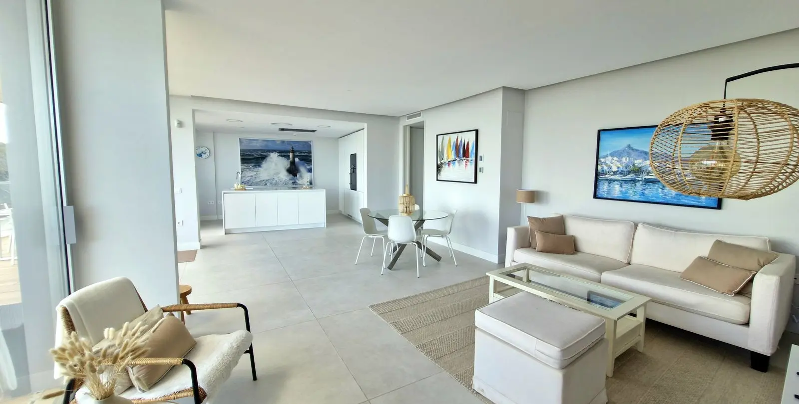 Venta de apartamento en planta media en Estepona 10