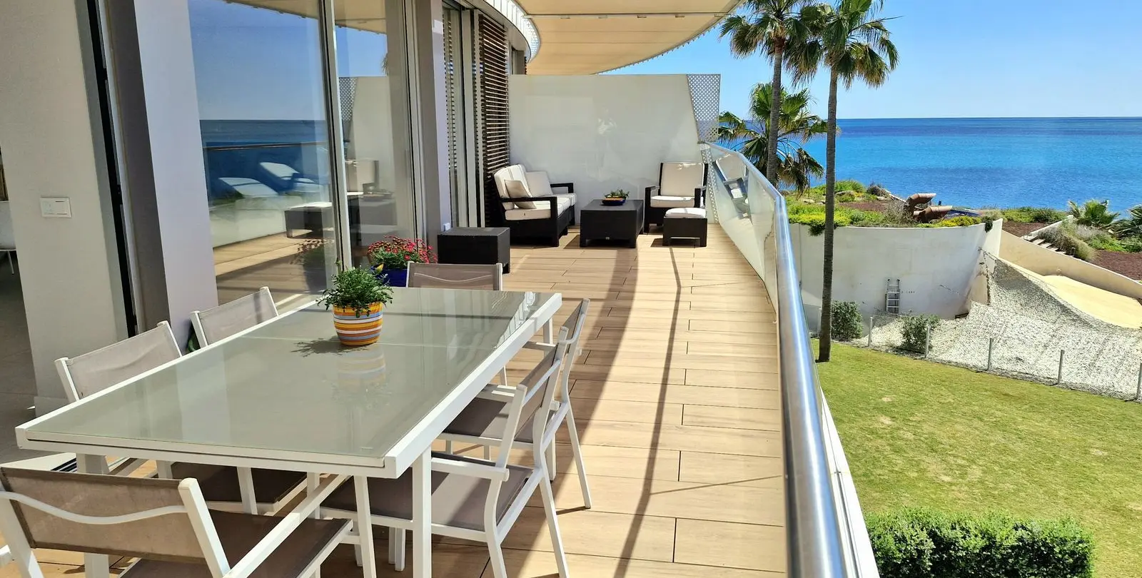Venta de apartamento en planta media en Estepona 13