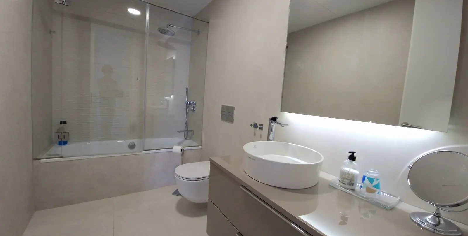 Venta de apartamento en planta media en Estepona 20