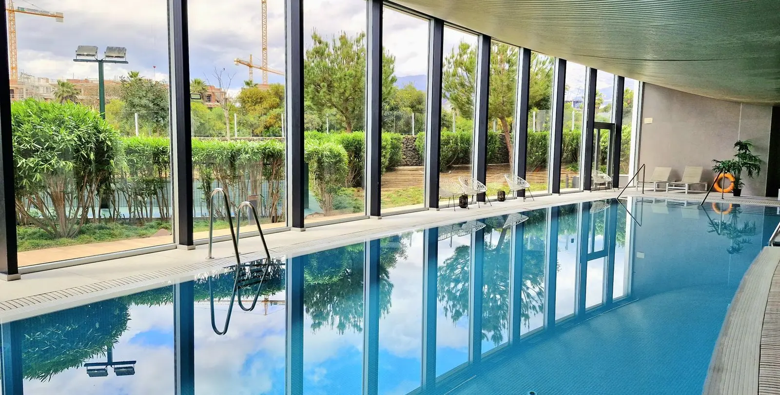 Venta de apartamento en planta media en Estepona 24