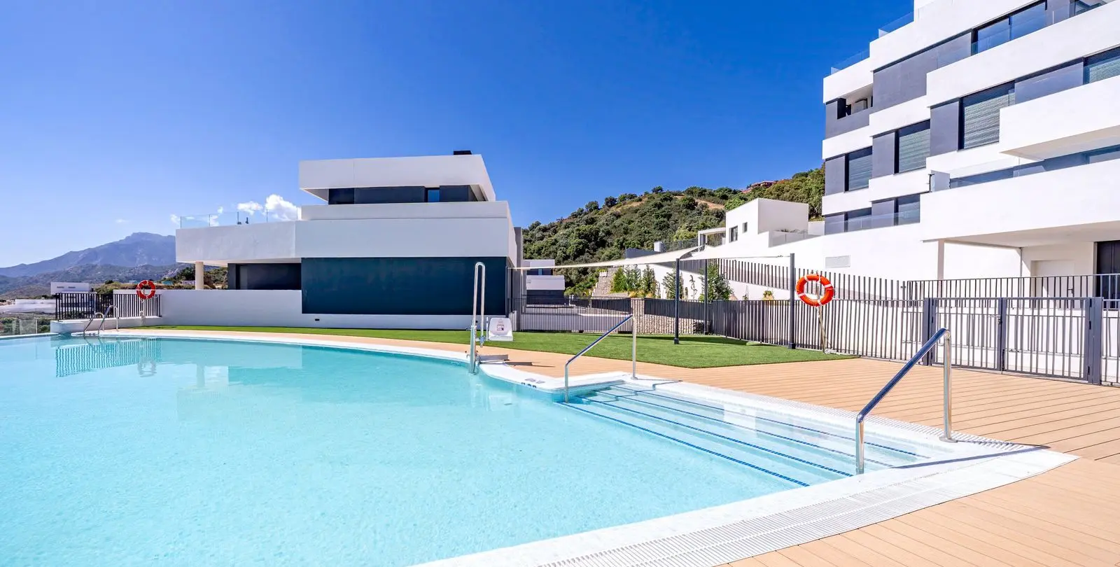 Short-term rent of penthouse duplex in Altos de los Monteros 34