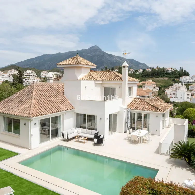 Sale of detached villa in Marbella