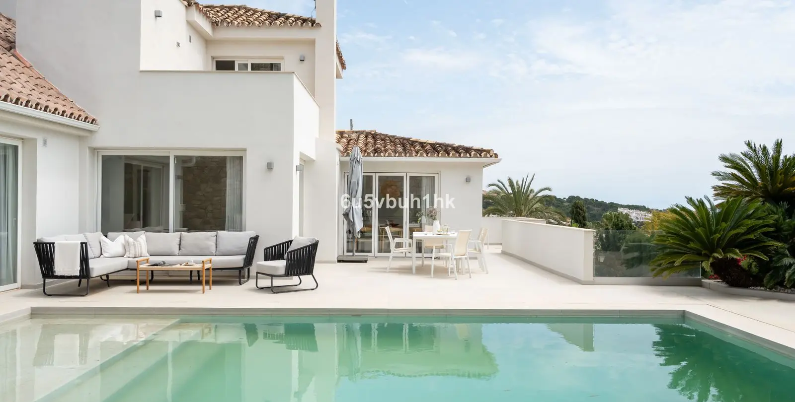 Sale of detached villa in Marbella 3