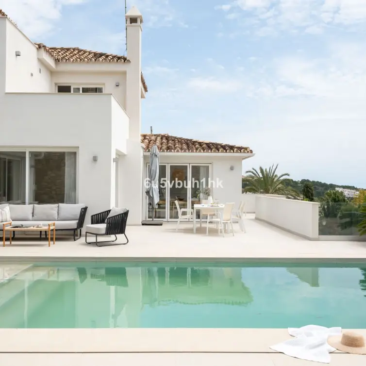Sale of detached villa in Marbella