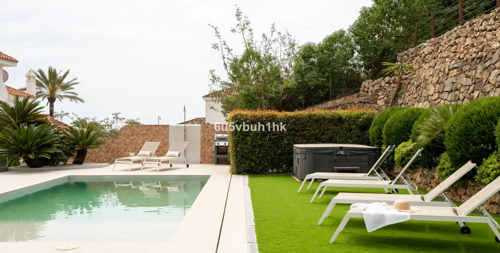 Sale of detached villa in Marbella 5