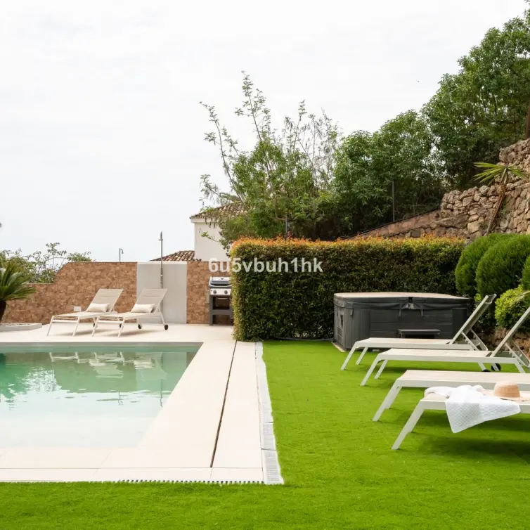 Sale of detached villa in Marbella