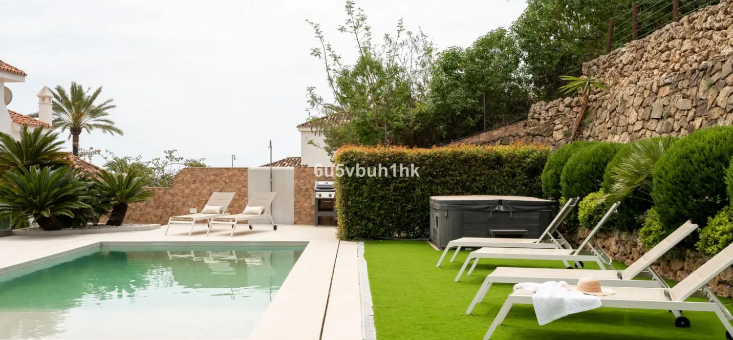 Sale of detached villa in Marbella 4