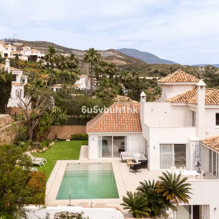 Sale of detached villa in Marbella