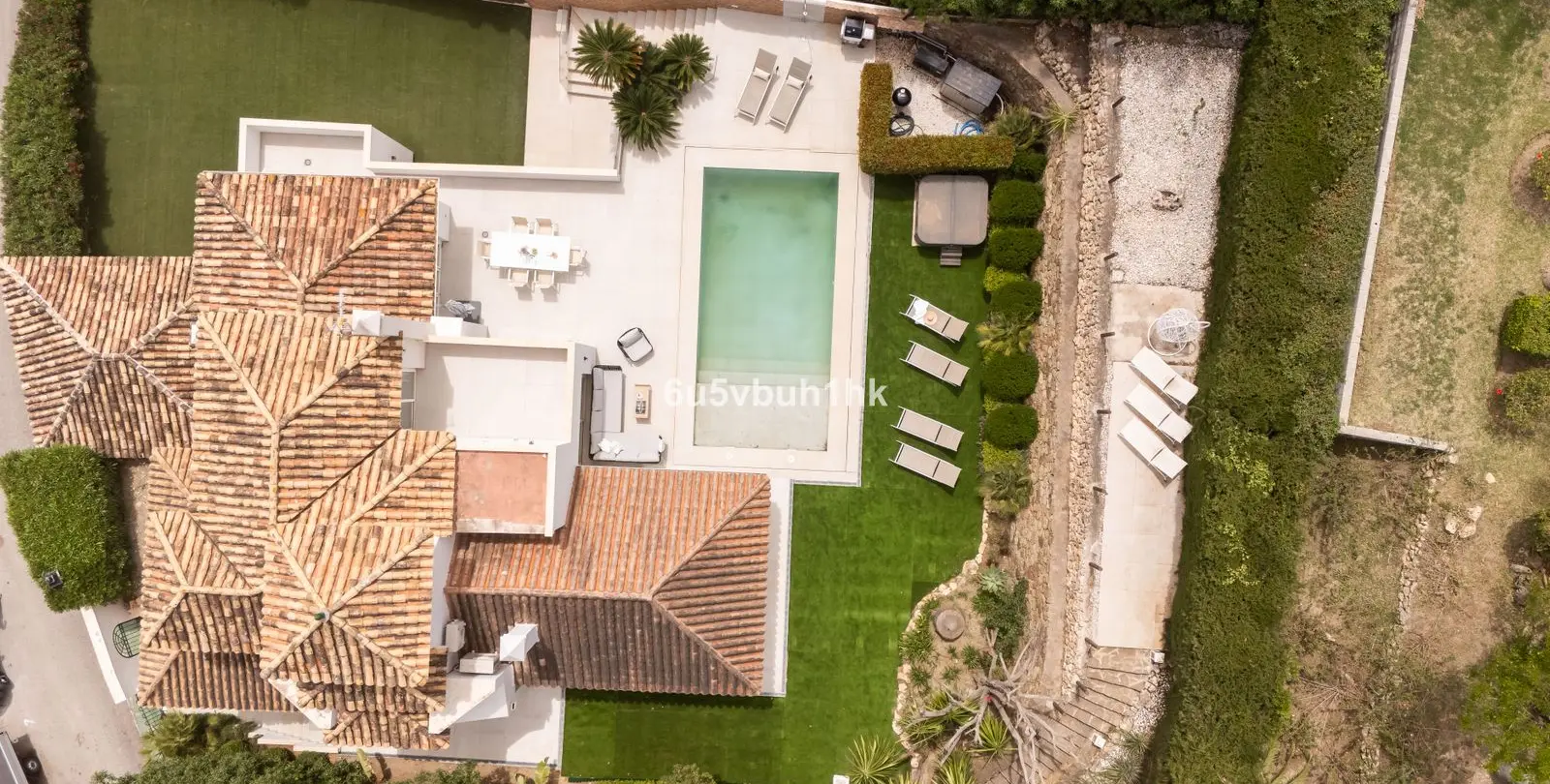 Sale of detached villa in Marbella 8