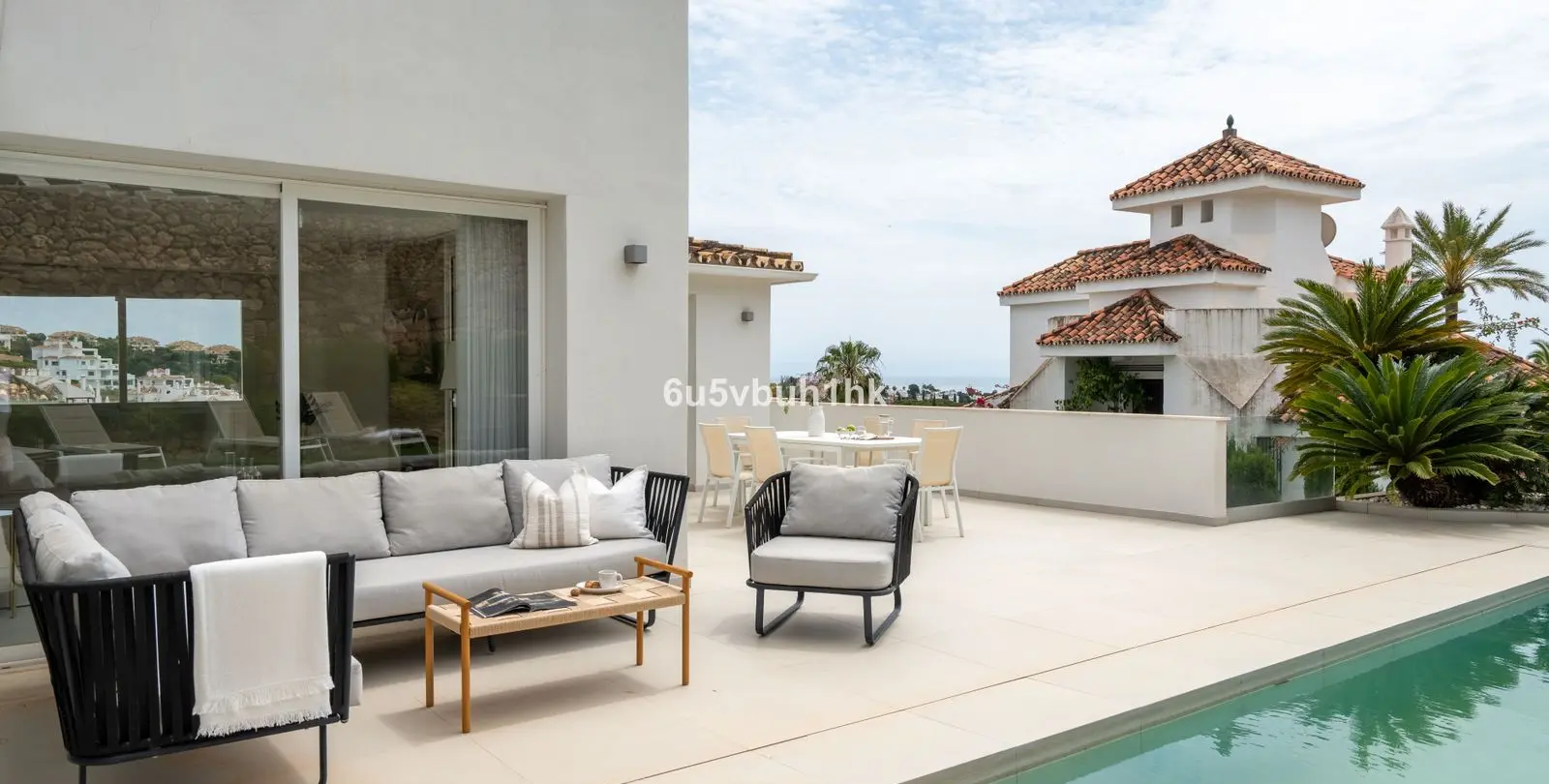 Sale of detached villa in Marbella 10