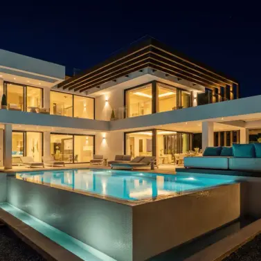 Sale of detached villa in El Paraiso