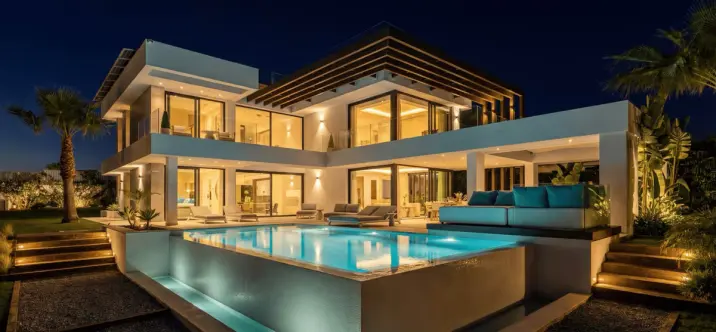 Sale of detached villa in El Paraiso 0