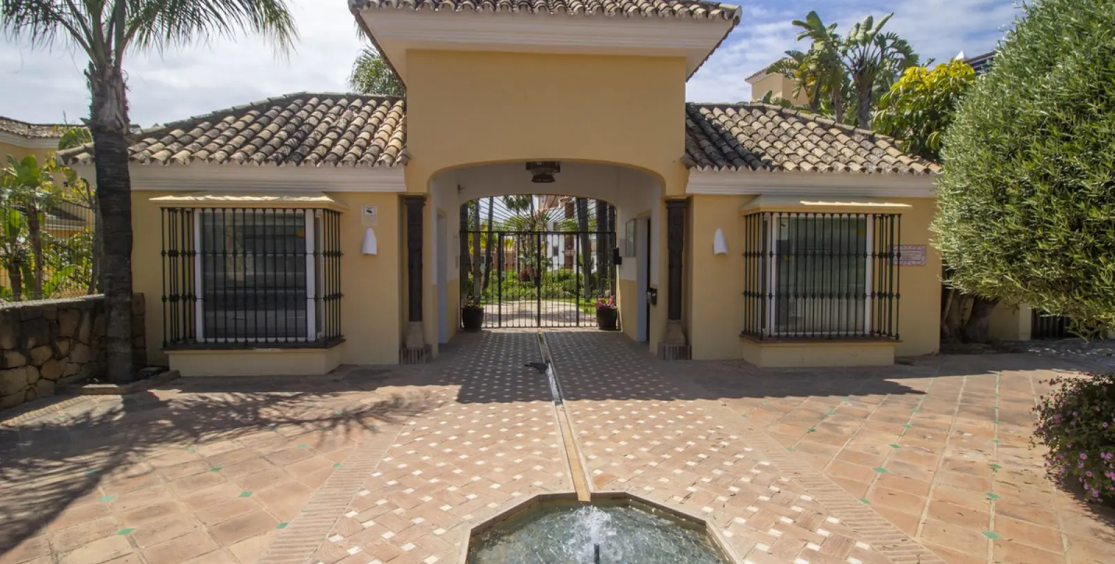 Long-term rent of middle floor apartment in Guadalmina Alta 34