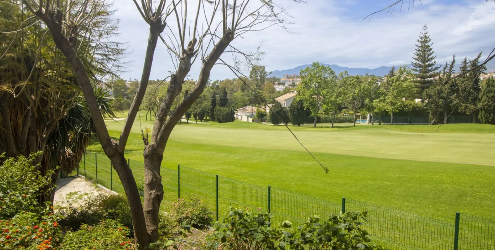 Long-term rent of middle floor apartment in Guadalmina Alta 52