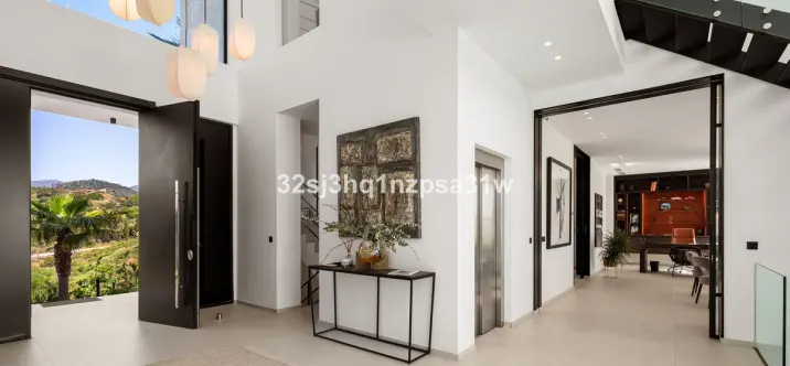 Short-term rent of detached villa in Estepona 3