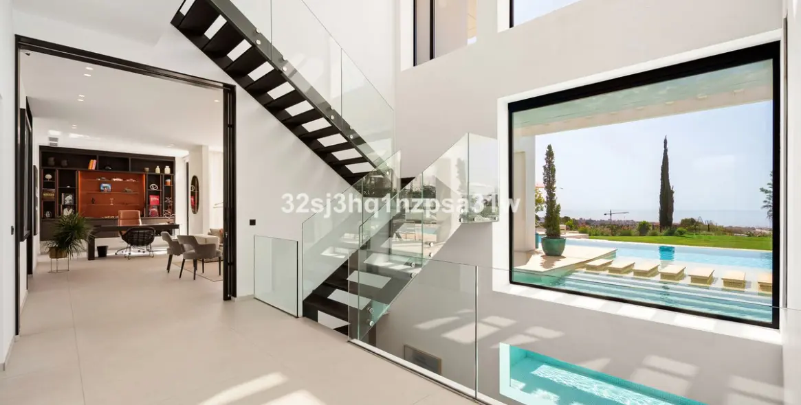Short-term rent of detached villa in Estepona 5