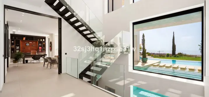 Short-term rent of detached villa in Estepona 4