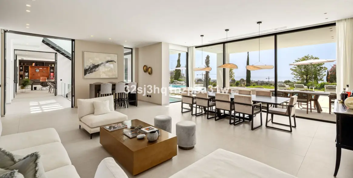 Short-term rent of detached villa in Estepona 8