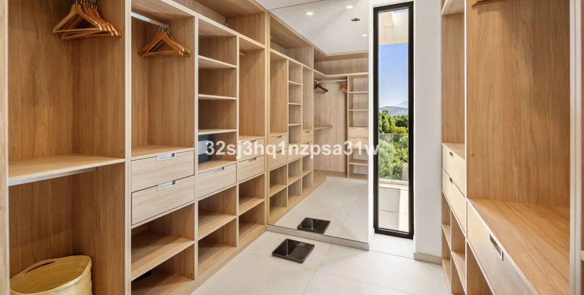 Short-term rent of detached villa in Estepona 17