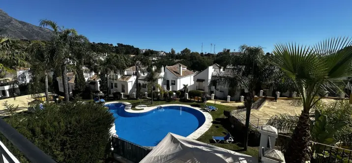 Venta de apartamento en planta media en Nueva Andalucía 0