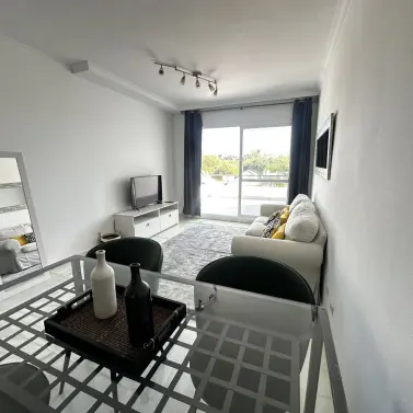 Venta de apartamento en planta media en Nueva Andalucía