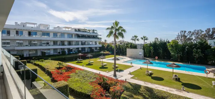 Sale of middle floor apartment in Bel Air 1