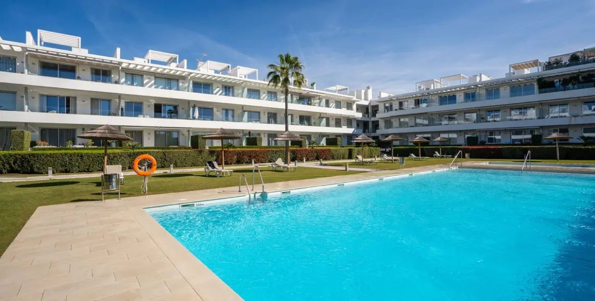 Sale of middle floor apartment in Bel Air 4