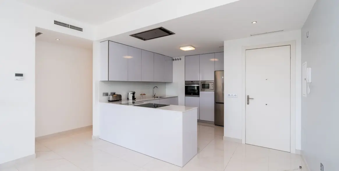 Sale of middle floor apartment in Bel Air 9