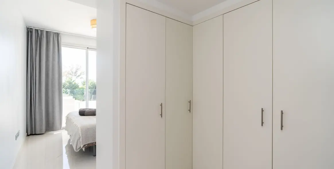 Sale of middle floor apartment in Bel Air 15