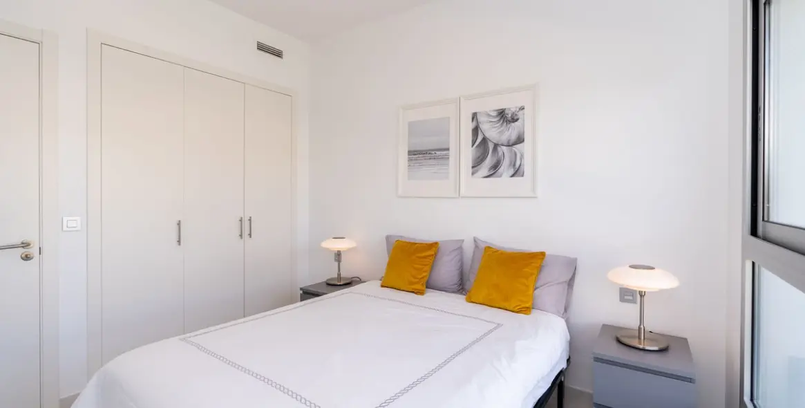 Sale of middle floor apartment in Bel Air 17