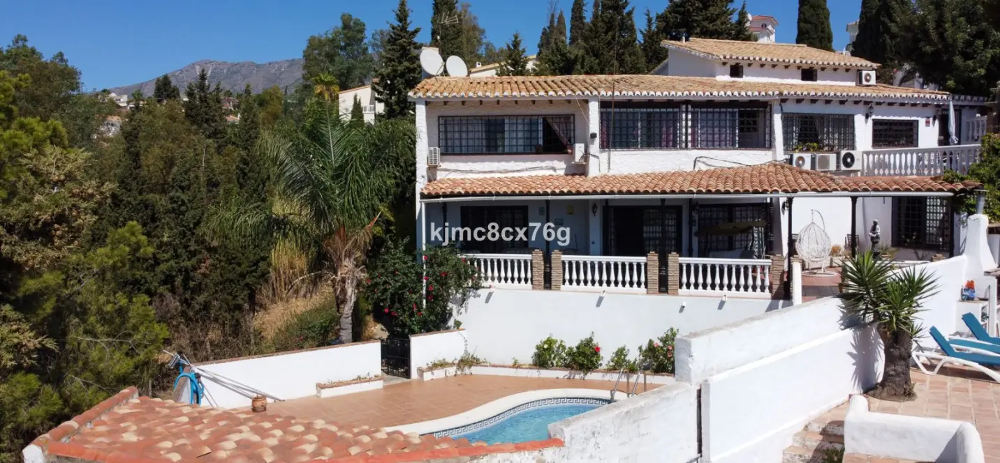 Продажа  отдельно стоящей виллы в Campo Mijas 0