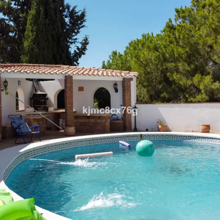 Продажа  отдельно стоящей виллы в Campo Mijas