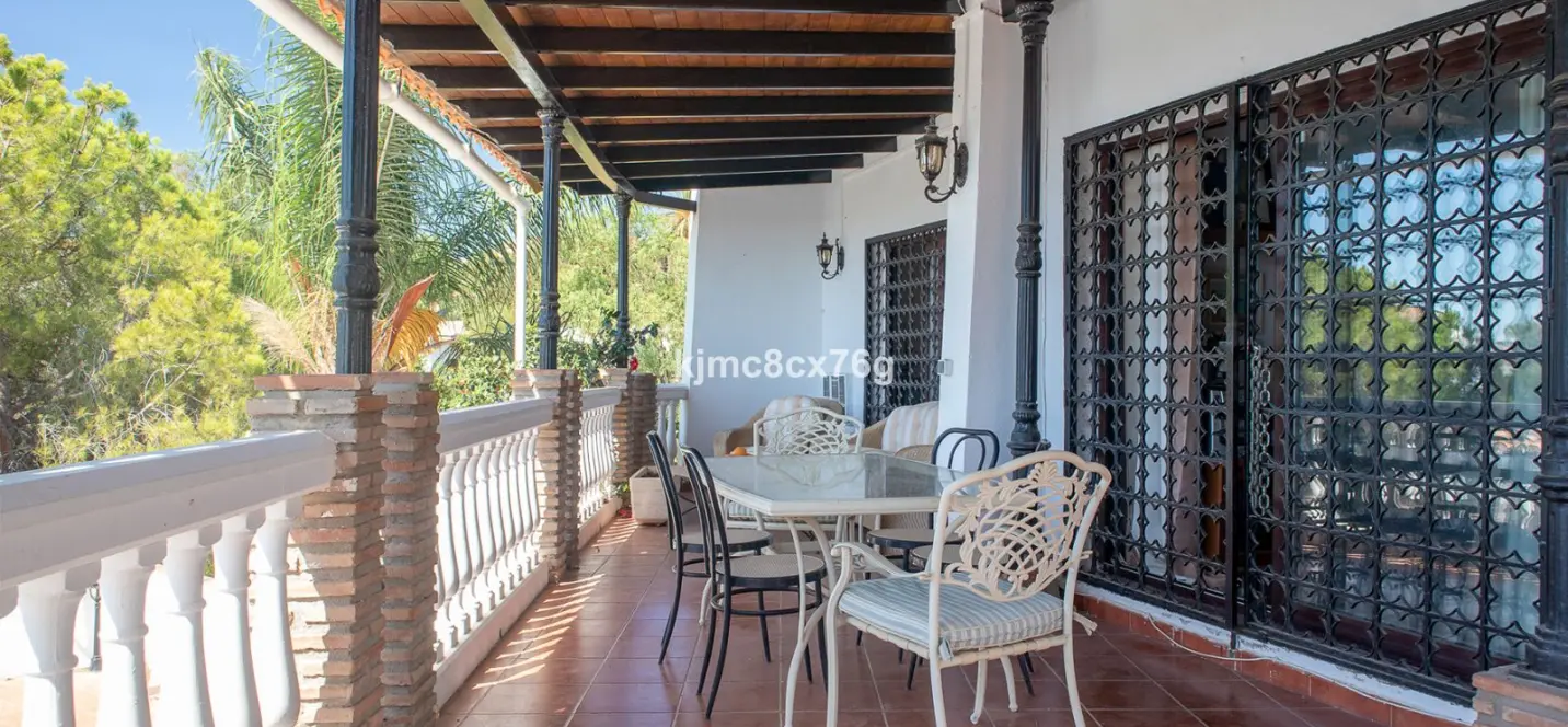 Продажа  отдельно стоящей виллы в Campo Mijas 2