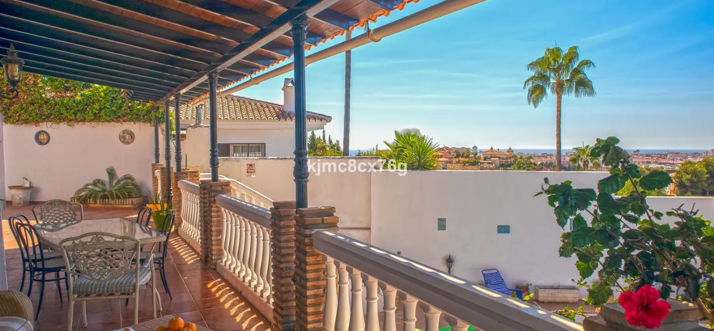 Продажа  отдельно стоящей виллы в Campo Mijas 3