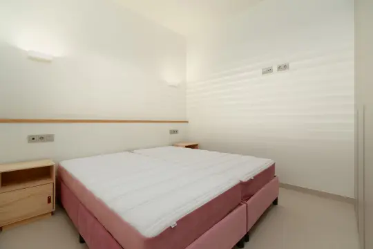 Image 6 thumb
